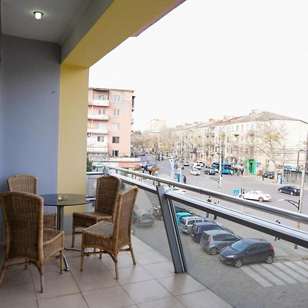 Hotel Monopoli Kutaisi Bagian luar foto