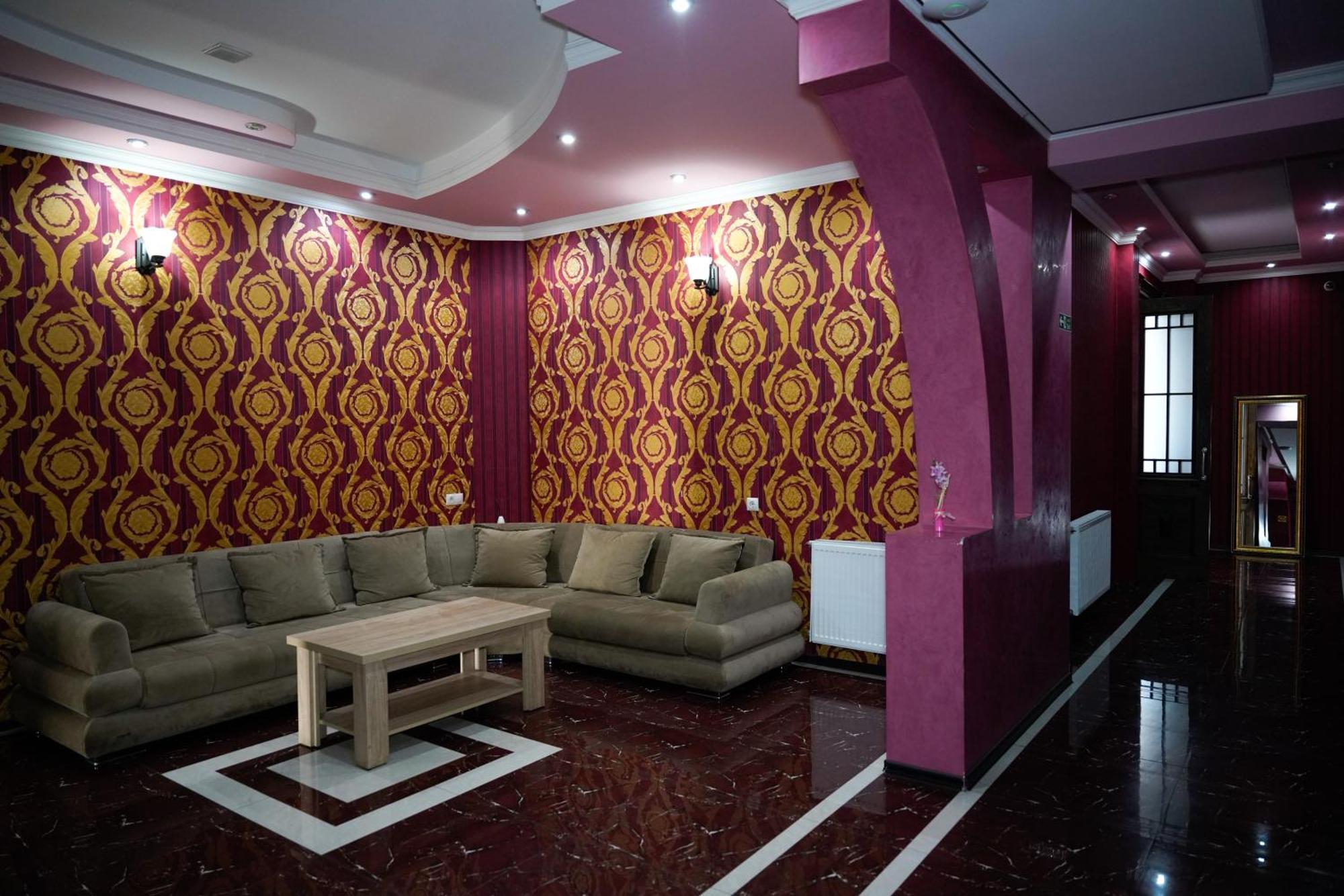 Hotel Monopoli Kutaisi Bagian luar foto